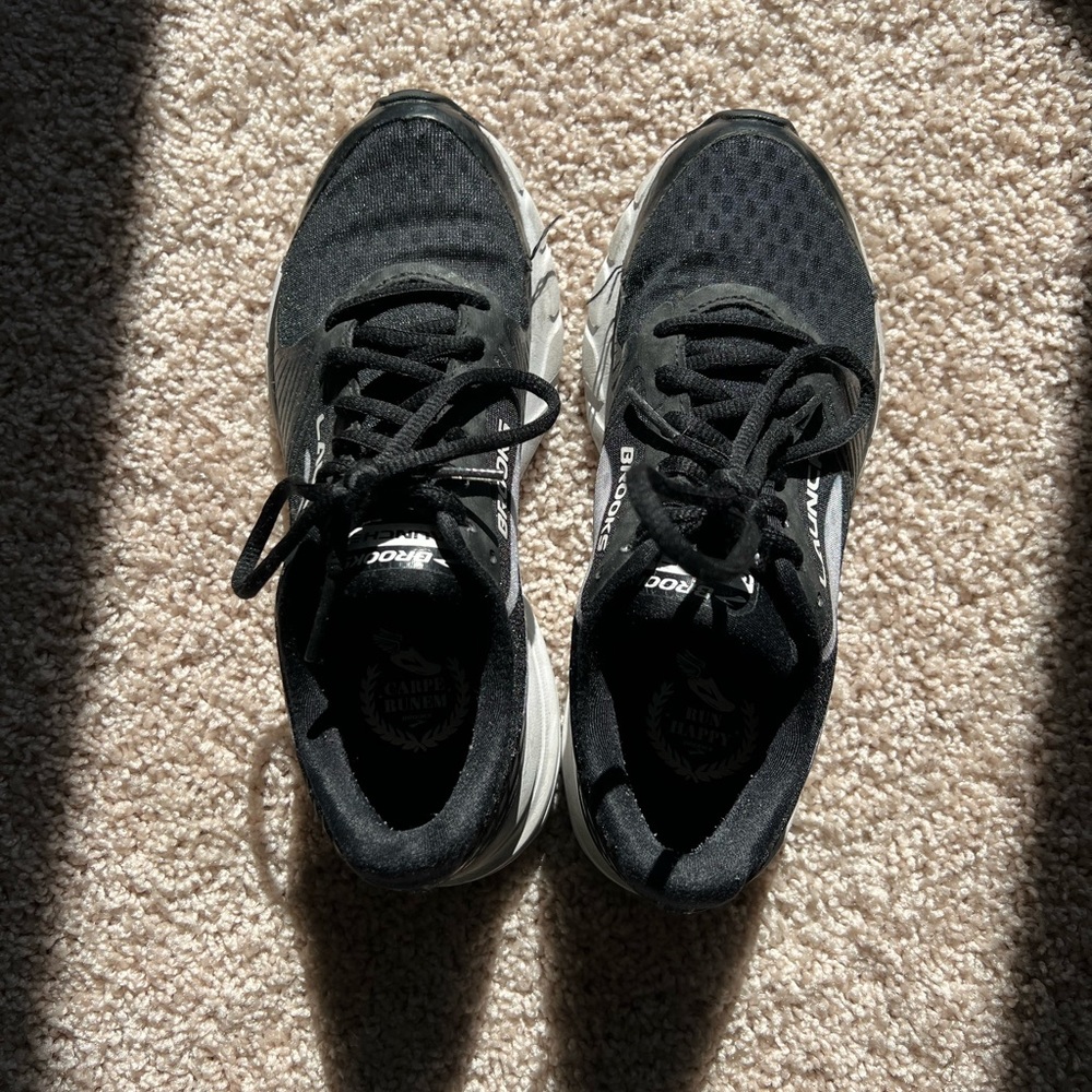 Brooks Tennis Shoes - Black